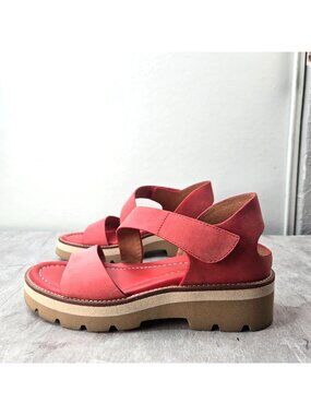 Sofft Platform Sandals Sz 8.5 Coral Leather Comfort Casual Open Toe Retro Summer